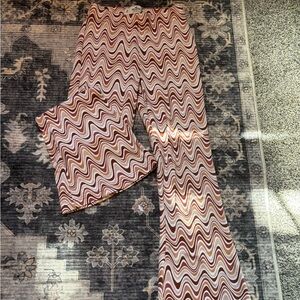 Hollister High-Rise Wavy Pattern Pants - Red and Brown